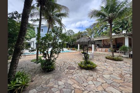 Casa de condomínio para alugar com 1500m², 6 quartos e 5 vagas Casa de condomínio para alugar com 1500m², 6 quartos e 5 vagasÁrea externa