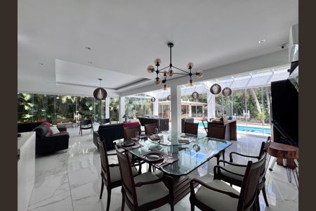 Sala de casa de condomínio à venda com 6 quartos, 1500m² em Vargem Grande, Rio de Janeiro