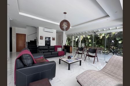 Casa de condomínio para alugar com 1500m², 6 quartos e 5 vagas Casa de condomínio para alugar com 1500m², 6 quartos e 5 vagasSala