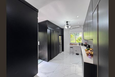 Casa de condomínio para alugar com 1500m², 6 quartos e 5 vagas Casa de condomínio para alugar com 1500m², 6 quartos e 5 vagasCozinha