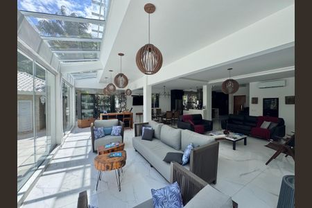 Sala de casa de condomínio à venda com 6 quartos, 1500m² em Vargem Grande, Rio de Janeiro