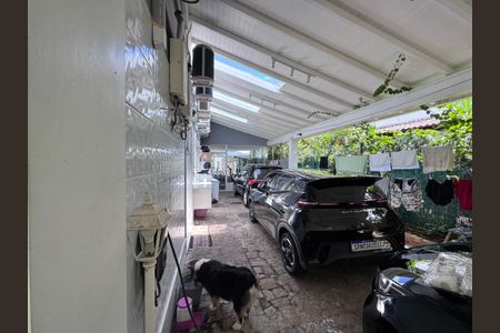 Casa de condomínio para alugar com 1500m², 6 quartos e 5 vagas Casa de condomínio para alugar com 1500m², 6 quartos e 5 vagasÁrea externa