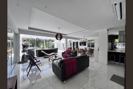 Sala de casa de condomínio à venda com 6 quartos, 1500m² em Vargem Grande, Rio de Janeiro