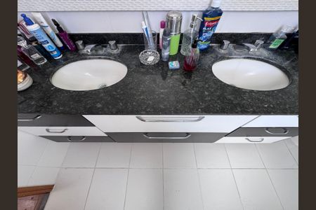 Casa de condomínio para alugar com 1500m², 6 quartos e 5 vagas Casa de condomínio para alugar com 1500m², 6 quartos e 5 vagasSuíte 1 - Banheiro