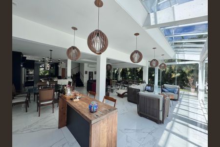 Casa de condomínio para alugar com 1500m², 6 quartos e 5 vagas Casa de condomínio para alugar com 1500m², 6 quartos e 5 vagasSala