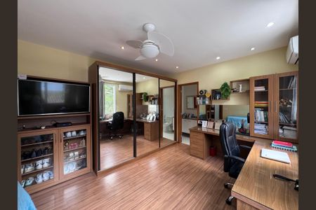 Casa de condomínio para alugar com 1500m², 6 quartos e 5 vagas Casa de condomínio para alugar com 1500m², 6 quartos e 5 vagasSuíte 4