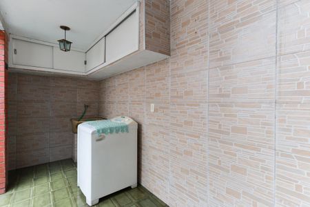 Casa para alugar com 70m², 2 quartos e 2 vagasÁrea de serviço