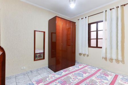 Casa para alugar com 70m², 2 quartos e 2 vagasQuarto 2