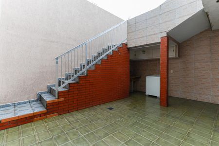 Casa para alugar com 70m², 2 quartos e 2 vagasQuintal