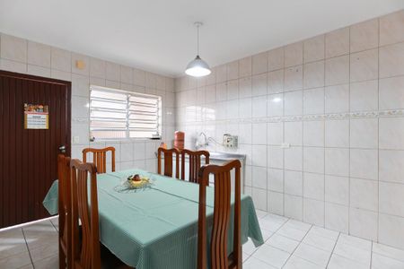Casa para alugar com 70m², 2 quartos e 2 vagasCozinha