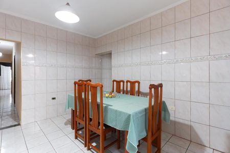 Casa para alugar com 70m², 2 quartos e 2 vagasCozinha