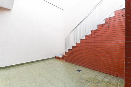 Casa para alugar com 70m², 2 quartos e 2 vagasQuintal