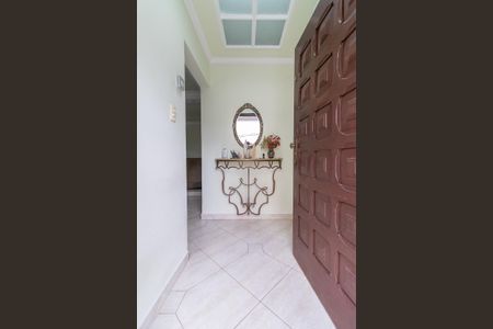 Casa à venda com 430m², 5 quartos e 4 vagasEntrada