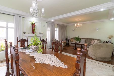 Casa à venda com 430m², 5 quartos e 4 vagasSala