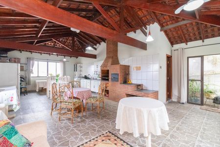 Casa à venda com 430m², 5 quartos e 4 vagasSalão de festas