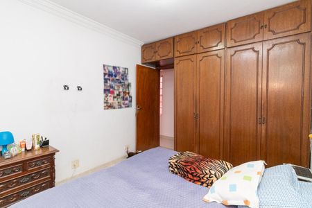 Casa à venda com 430m², 5 quartos e 4 vagasQuarto 2