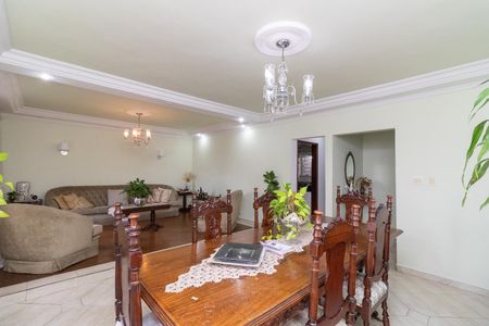 Casa à venda com 430m², 5 quartos e 4 vagasSala