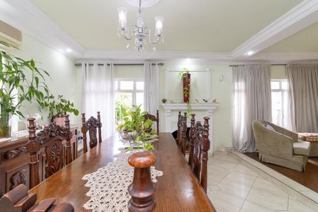 Casa à venda com 430m², 5 quartos e 4 vagasSala