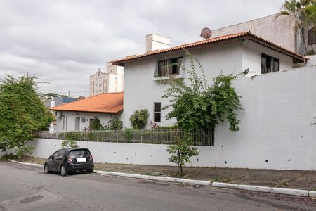 Casa à venda com 430m², 5 quartos e 4 vagasFachada