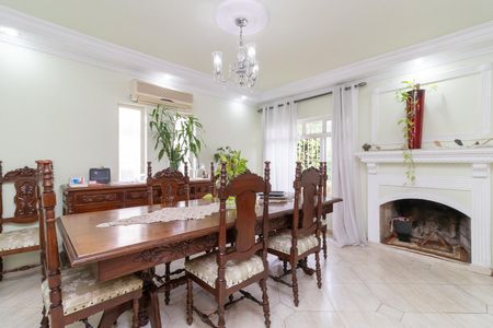 Casa à venda com 430m², 5 quartos e 4 vagasSala