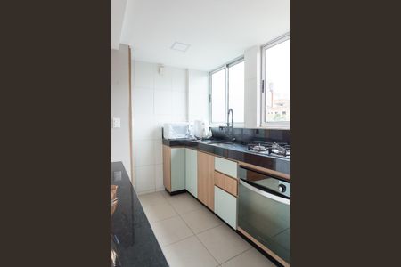 Apartamento à venda com 120m², 2 quartos e 2 vagas Apartamento à venda com 120m², 2 quartos e 2 vagasCozinha