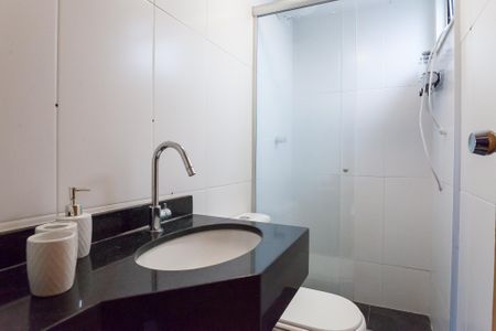 Apartamento à venda com 120m², 2 quartos e 2 vagas Apartamento à venda com 120m², 2 quartos e 2 vagasBanheiro suite 1