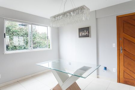 Apartamento à venda com 120m², 2 quartos e 2 vagas Apartamento à venda com 120m², 2 quartos e 2 vagasSala de Jantar