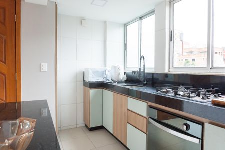 Apartamento à venda com 120m², 2 quartos e 2 vagas Apartamento à venda com 120m², 2 quartos e 2 vagasCozinha