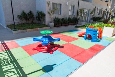 Apartamento para alugar com 35m², 2 quartos e 1 vaga Apartamento para alugar com 35m², 2 quartos e 1 vagaÁrea comum - Playground