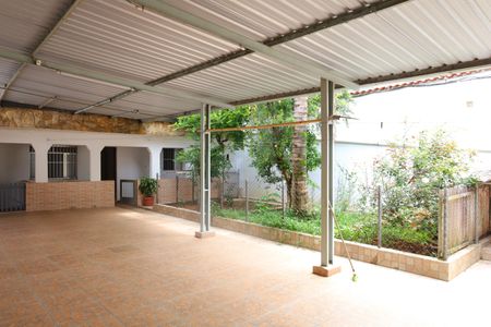 Casa para alugar com 300m², 4 quartos e 4 vagasQuintal e garagem