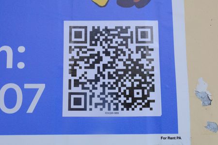 Casa para alugar com 300m², 4 quartos e 4 vagasPlaca instalada no portão do imóvel - Código: RXQW-989