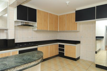 Casa para alugar com 300m², 4 quartos e 4 vagasCozinha