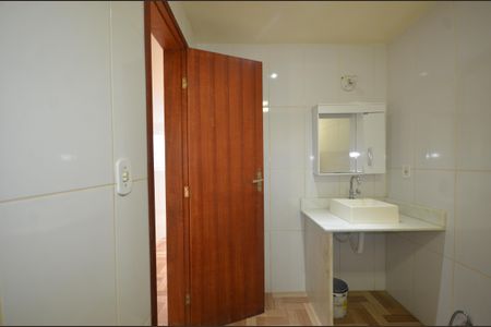 Apartamento para alugar com 60m², 2 quartos e sem vagaBanheiro