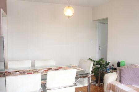 Apartamento à venda com 92m², 2 quartos e sem vagaSala