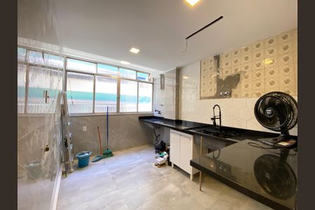 Apartamento à venda com 180m², 2 quartos e 1 vaga