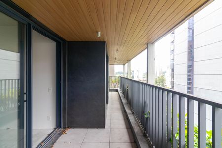 Apartamento à venda com 80m², 2 quartos e 1 vagaVaranda