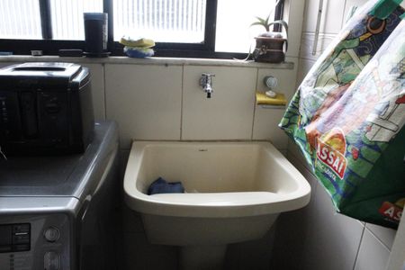 Apartamento à venda com 108m², 3 quartos e 1 vagaÁrea de Serviço