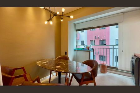 Studio à venda com 32m², 1 quarto e sem vaga Studio à venda com 32m², 1 quarto e sem vagaSala de Jantar