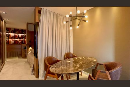 Studio à venda com 32m², 1 quarto e sem vaga Studio à venda com 32m², 1 quarto e sem vagaSala de Jantar