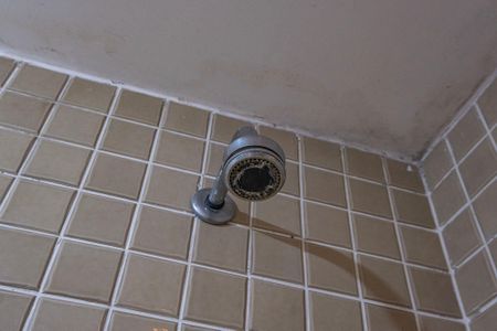 Banheiro de kitnet/studio para alugar com 1 quarto, 27m² em Cerqueira César, São Paulo