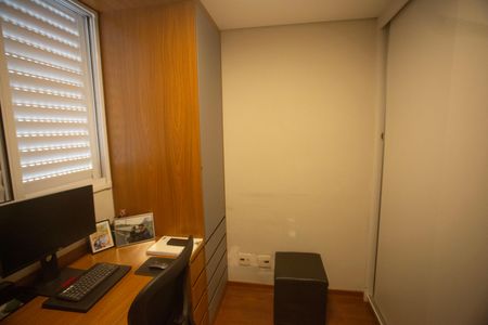 Apartamento à venda com 85m², 3 quartos e 2 vagasQuarto 2
