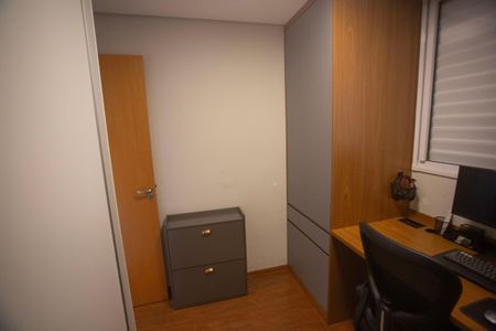 Apartamento à venda com 85m², 3 quartos e 2 vagasQuarto 2