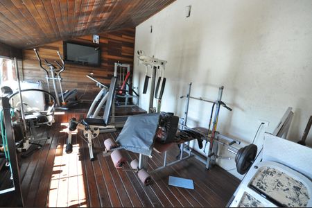 Casa para alugar com 600m², 4 quartos e 5 vagasAcademia