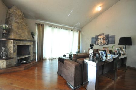 Sala de casa para alugar com 4 quartos, 600m² em Vila Irmaos Arnoni, São Paulo