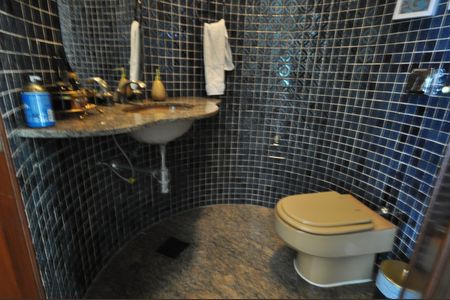 Casa para alugar com 600m², 4 quartos e 5 vagasLavabo