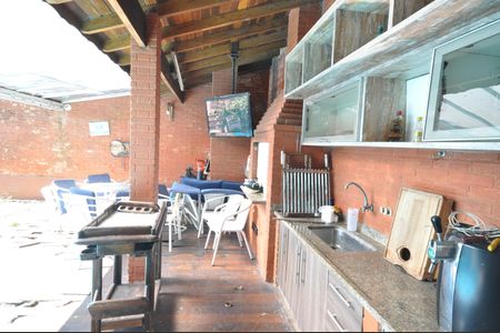 Casa para alugar com 600m², 4 quartos e 5 vagasChurrasqueira