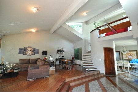 Sala de casa para alugar com 4 quartos, 600m² em Vila Irmaos Arnoni, São Paulo