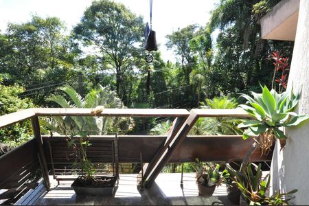 Casa para alugar com 600m², 4 quartos e 5 vagasSacada da Sala