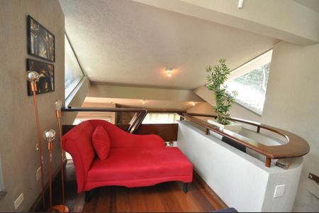 Casa para alugar com 600m², 4 quartos e 5 vagasSala de TV