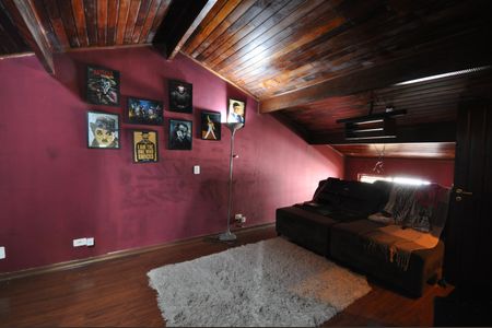 Casa para alugar com 600m², 4 quartos e 5 vagasCinema